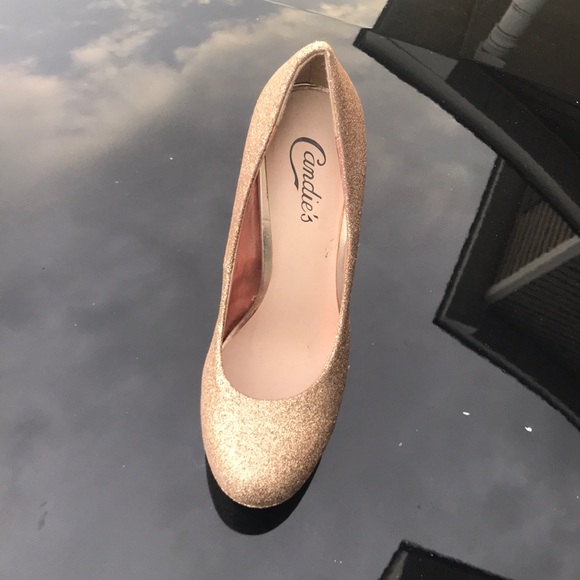 Pumps - Picture 4 of 8